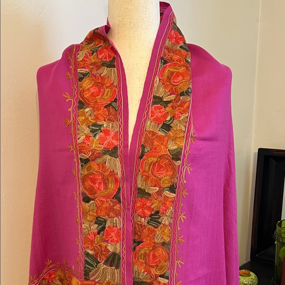 Gorgeous Kashmiri Wool Crewel Embroidered Shawl